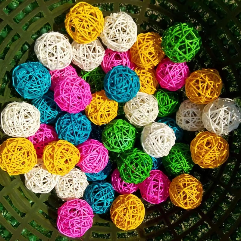 Multicolor Sepak Takraw Parrot Chewing Toy Balls